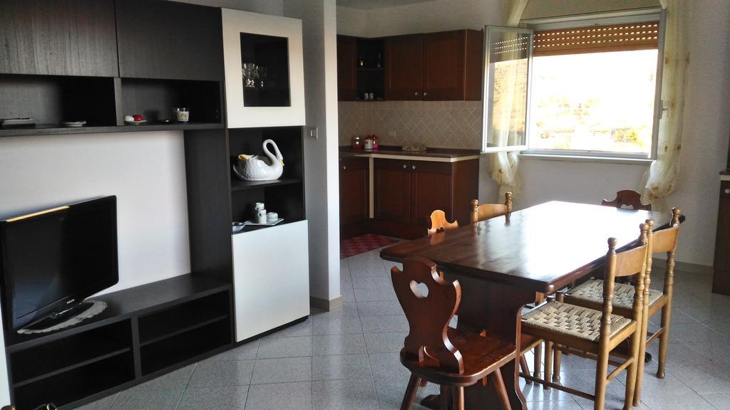 Casa Marina Apartment Linguaglossa Bagian luar foto